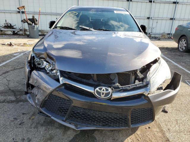 4T1BF1FKXHU298076 - 2017 TOYOTA CAMRY LE SILVER photo 5