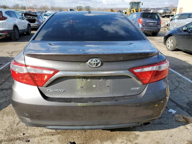 4T1BF1FKXHU298076 - 2017 TOYOTA CAMRY LE SILVER photo 6