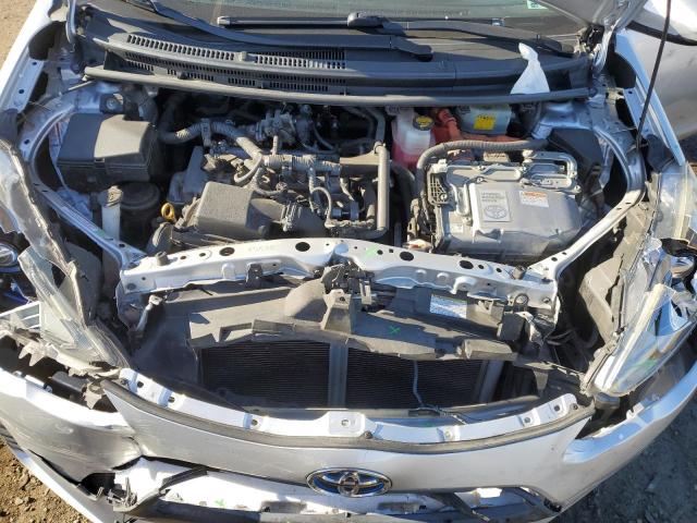 JTDKDTB30G1132427 - 2016 TOYOTA PRIUS C SILVER photo 11