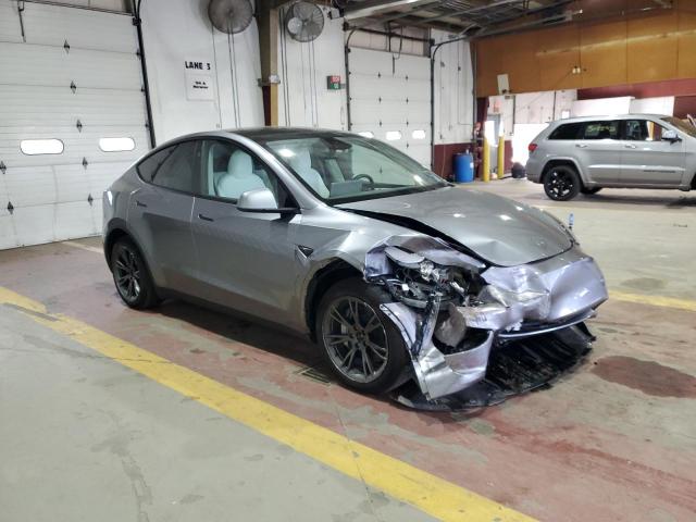 7SAYGAEEXSF225641 - 2025 TESLA MODEL Y GRAY photo 4
