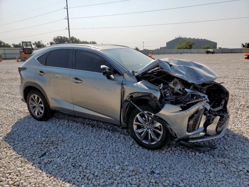 JTJSARBZ5M2190245 - 2021 LEXUS NX 300 BASE Серебристый фото 4