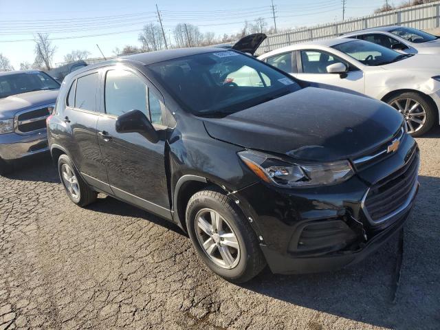 3GNCJKSB0KL398652 - 2019 CHEVROLET TRAX LS BLACK photo 4