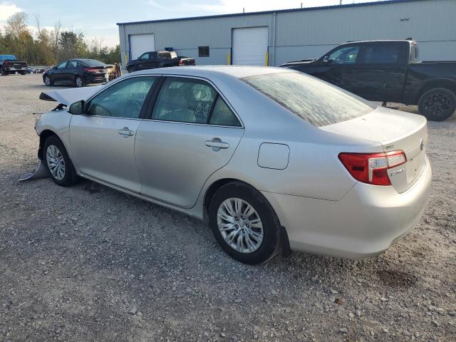 4T4BF1FK9CR251961 - 2012 TOYOTA CAMRY BASE SILVER photo 2