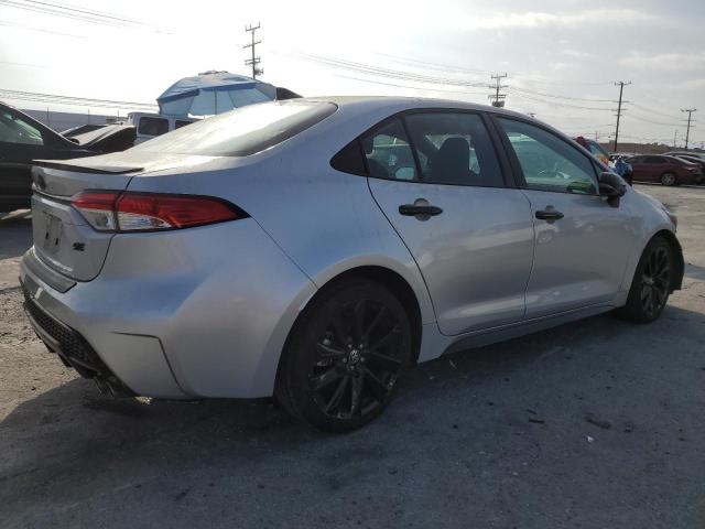 5YFS4MCE2MP074396 - 2021 TOYOTA COROLLA SE ვერცხლისფერი ფოტო 3