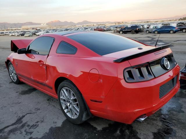 1ZVBP8AM9D5243395 - 2013 FORD MUSTANG RED photo 2