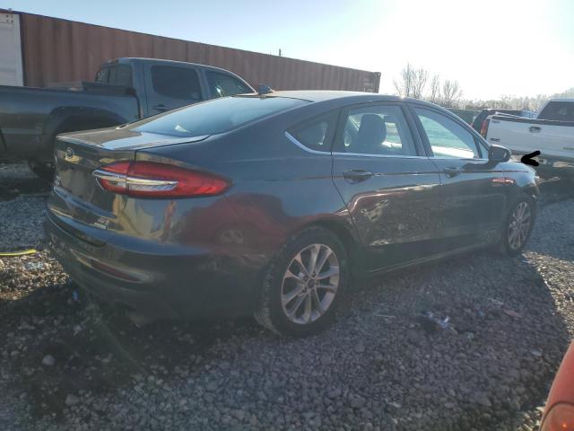 3FA6P0HD7KR126944 - 2019 FORD FUSION SE GRAY photo 3