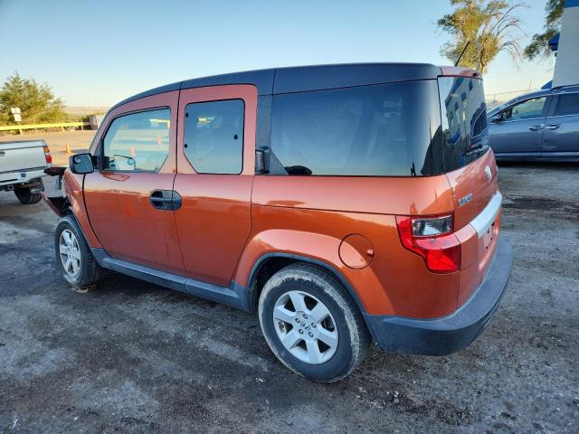 5J6YH2H72BL001302 - 2011 HONDA ELEMENT EX ORANGE photo 2