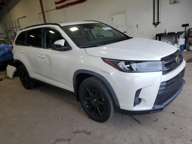 5TDJZRFHXKS609642 - 2019 TOYOTA HIGHLANDER SE WHITE photo 4