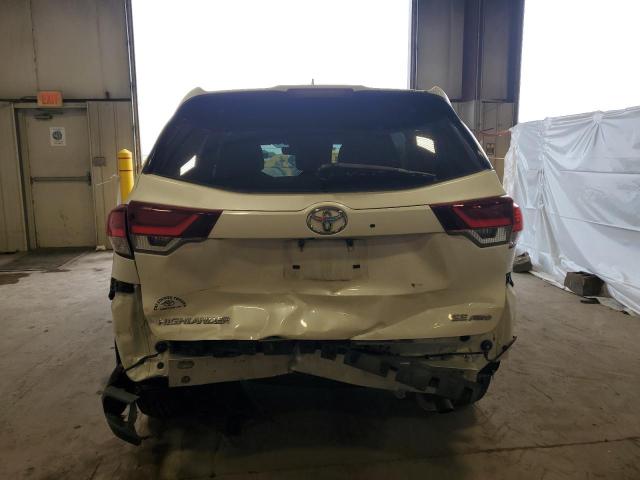 5TDJZRFHXKS609642 - 2019 TOYOTA HIGHLANDER SE WHITE photo 6