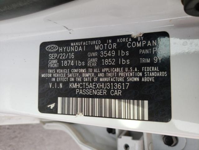 KMHCT5AEXHU313617 - 2017 HYUNDAI ACCENT SE WHITE photo 12