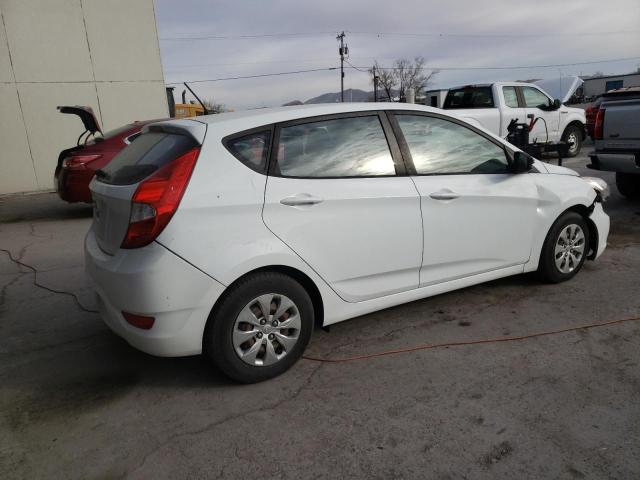 KMHCT5AEXHU313617 - 2017 HYUNDAI ACCENT SE WHITE photo 3