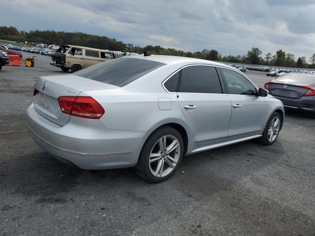 1VWBN7A37CC105646 - 2012 VOLKSWAGEN PASSAT SE SILVER photo 3