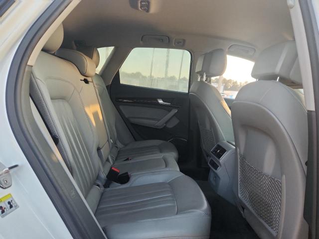 WA1ANAFY2K2110381 - 2019 AUDI Q5 PREMIUM 白色 照片 11