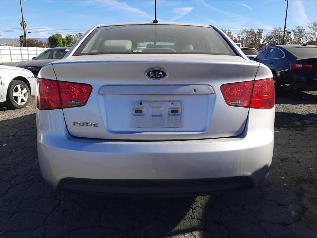 KNAFT4A27C5488800 - 2012 KIA FORTE LX SILVER photo 6