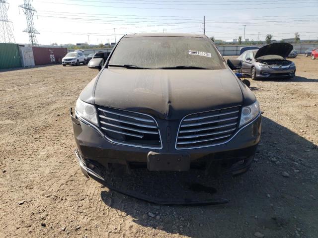 2LMHJ5NK0HBL01630 - 2017 LINCOLN MKT BLACK photo 5