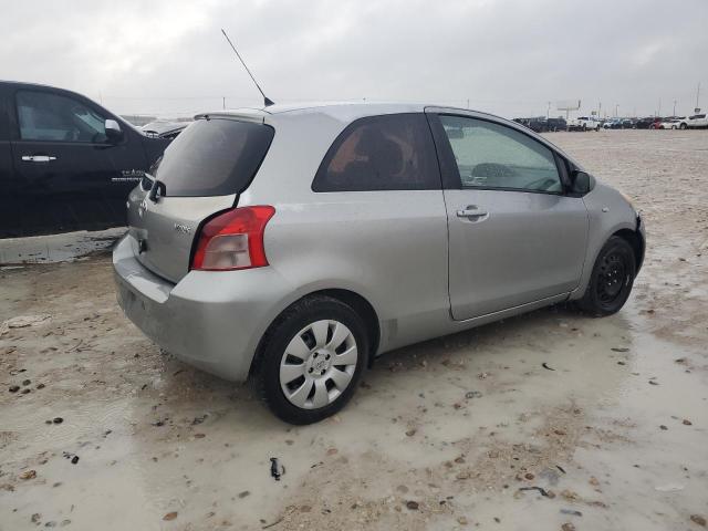 JTDJT923385210498 - 2008 TOYOTA YARIS SILVER photo 3