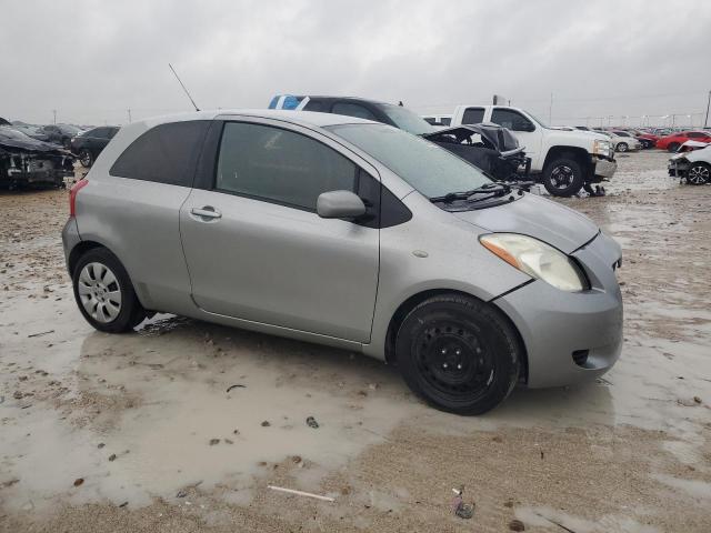 JTDJT923385210498 - 2008 TOYOTA YARIS SILVER photo 4