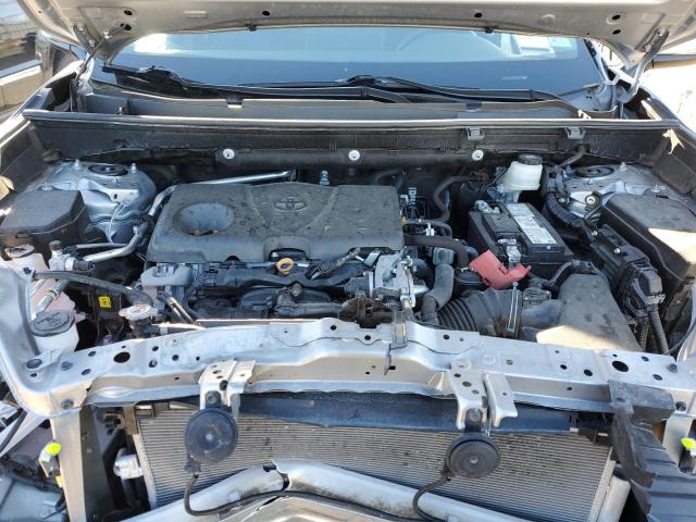 2T3K1RFV2MC124108 - 2021 TOYOTA RAV4 LE 银色 照片 12