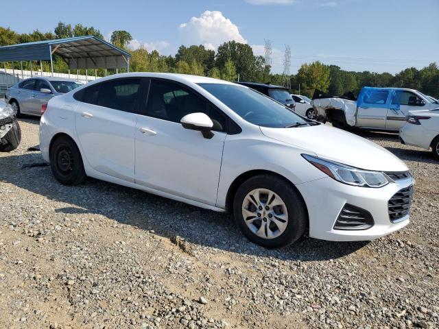 1G1BC5SM8K7149806 - 2019 CHEVROLET CRUZE LS WHITE photo 4