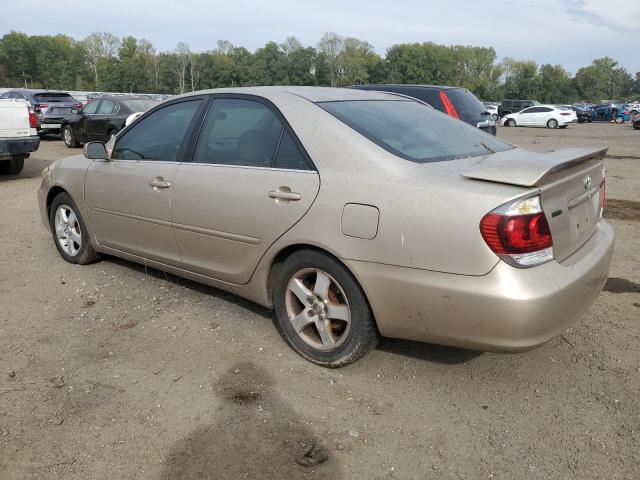 4T1BE32K25U995502 - 2005 TOYOTA CAMRY LE GOLD photo 2