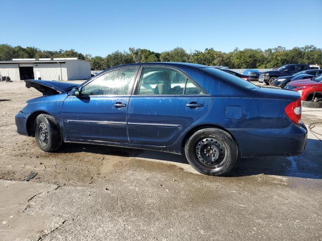 4T1BE32KX2U615401 - 2002 TOYOTA CAMRY LE BLUE photo 2