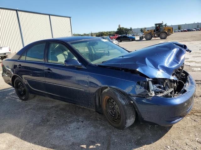 4T1BE32KX2U615401 - 2002 TOYOTA CAMRY LE BLUE photo 4