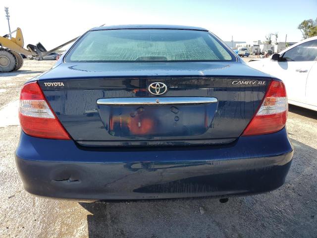 4T1BE32KX2U615401 - 2002 TOYOTA CAMRY LE BLUE photo 6