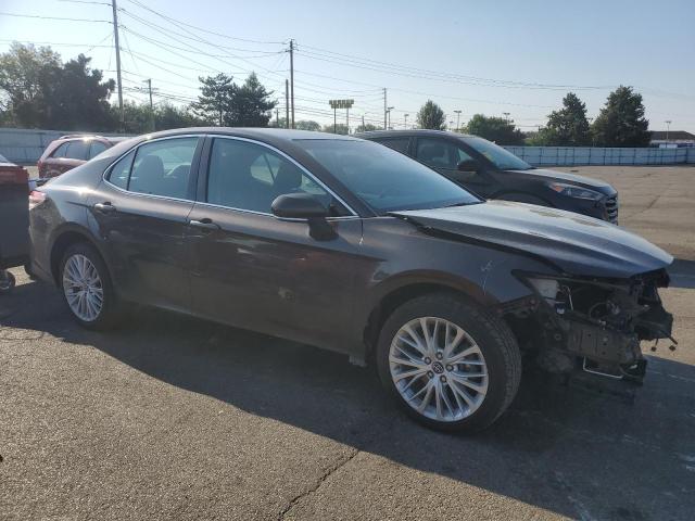 4T1B11HK7JU517299 - 2018 TOYOTA CAMRY L CHARCOAL photo 4