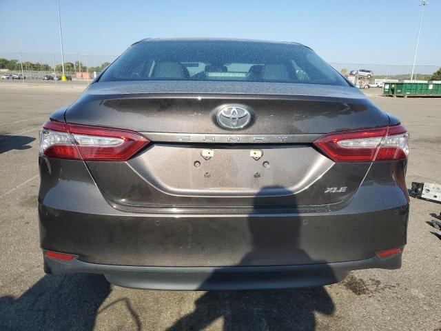 4T1B11HK7JU517299 - 2018 TOYOTA CAMRY L CHARCOAL photo 6