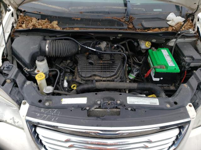 2A4RR5DGXBR615384 - 2011 CHRYSLER TOWN & COU TOURING თეთრი ფოტო 12