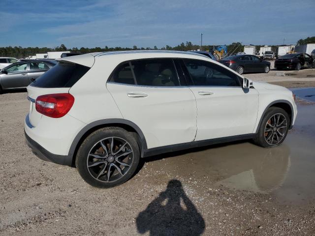 WDCTG4EB0GJ233076 - 2016 MERCEDES-BENZ GLA 250 WHITE photo 3