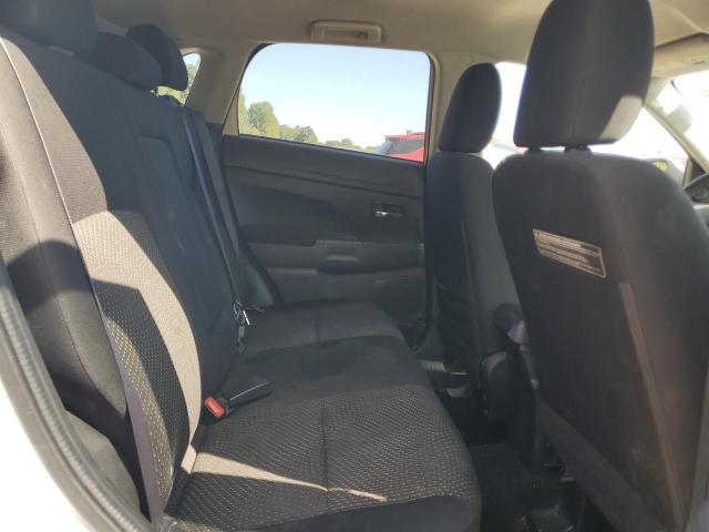 JA4AP3AU1GZ062087 - 2016 MITSUBISHI OUTLANDER ES თეთრი ფოტო 11