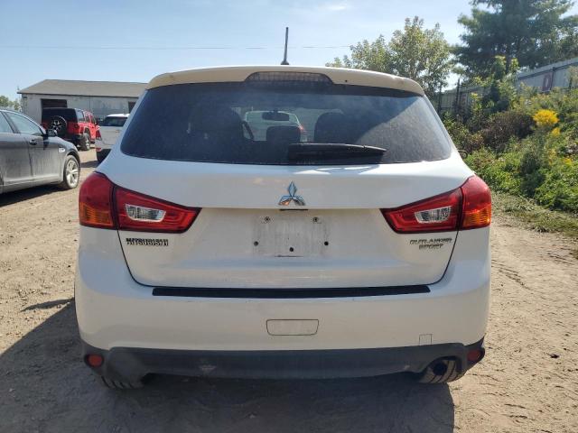 JA4AP3AU1GZ062087 - 2016 MITSUBISHI OUTLANDER ES თეთრი ფოტო 6