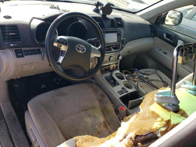 5TDBK3EH3DS201753 - 2013 TOYOTA HIGHLANDER BASE Kastanienbraun Foto 8