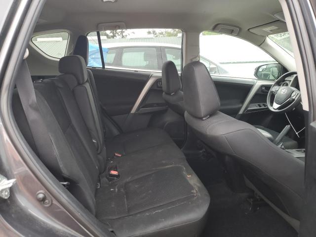 2T3BFREV4JW848623 - 2018 TOYOTA RAV4 LE Gris foto 11