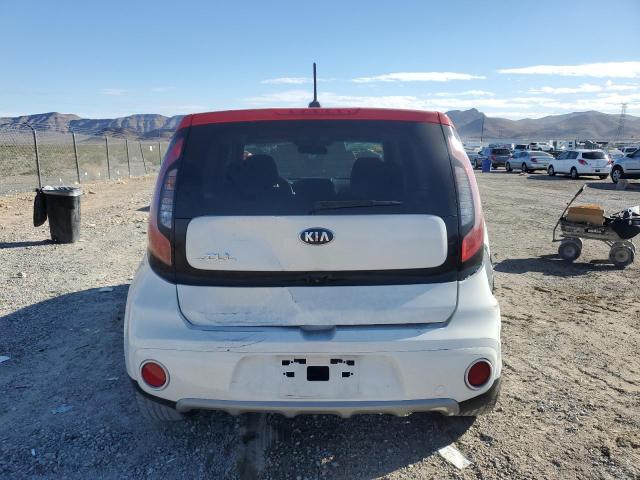 KNDJP3A53K7001942 - 2019 KIA SOUL + WHITE photo 6