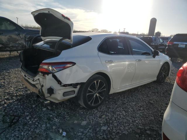 4T1B11HK1JU121059 - 2018 TOYOTA CAMRY L WHITE photo 3