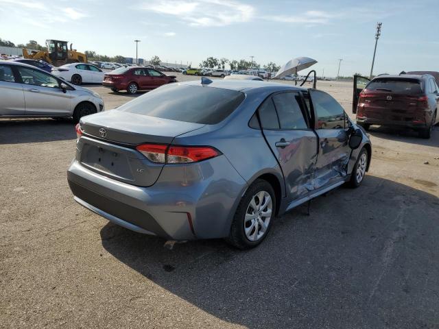 5YFEPRAE7LP056768 - 2020 TOYOTA COROLLA LE SILVER photo 3