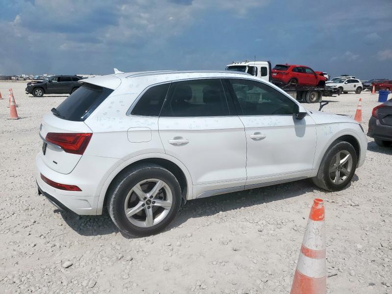 WA1AAAFY6M2004689 - 2021 AUDI Q5 PREMIUM WHITE photo 3