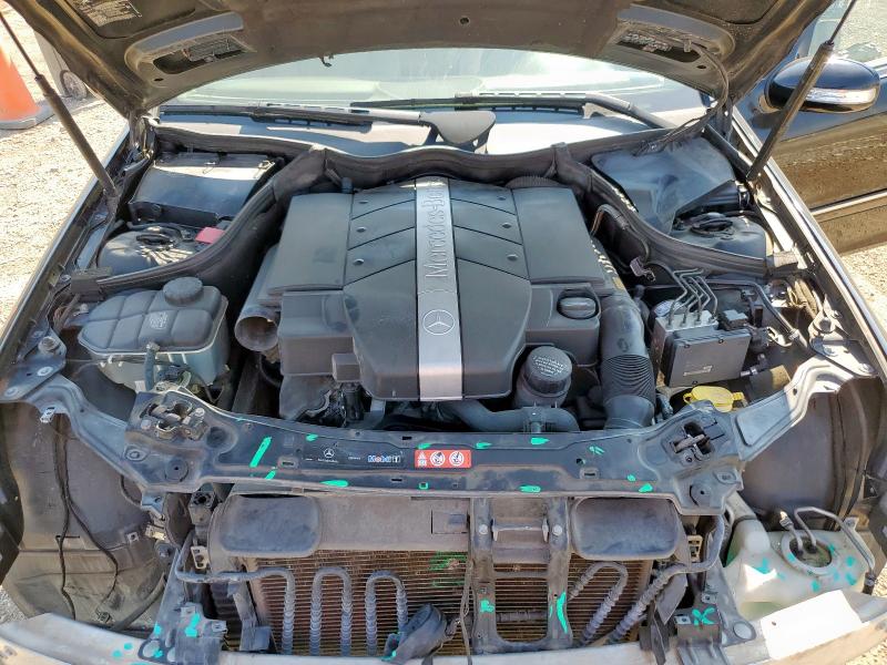 WDBRF64J85F585439 - 2005 MERCEDES-BENZ C 320 黑色 照片 11