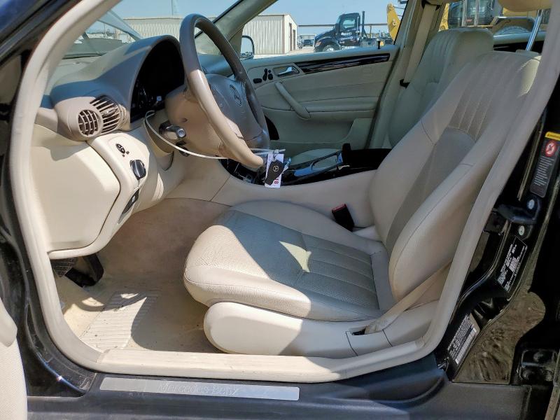 WDBRF64J85F585439 - 2005 MERCEDES-BENZ C 320 黑色 照片 7
