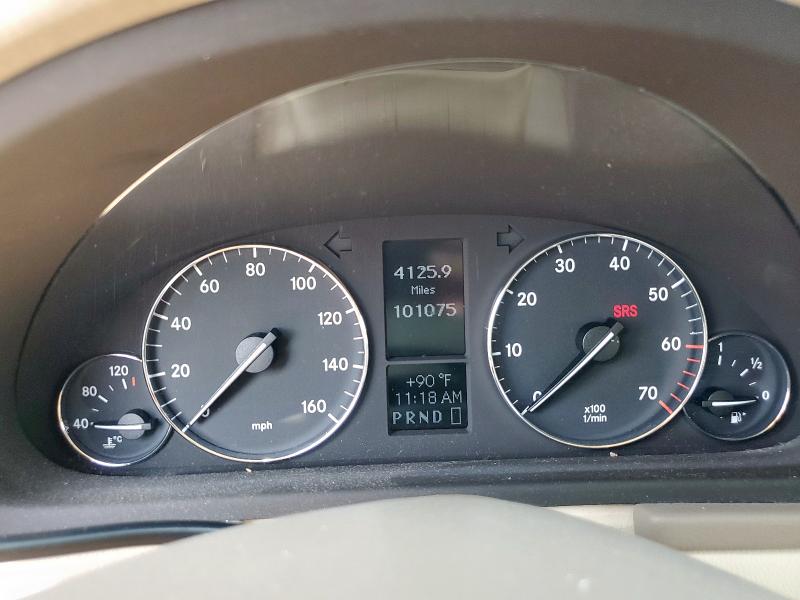 WDBRF64J85F585439 - 2005 MERCEDES-BENZ C 320 黑色 照片 9