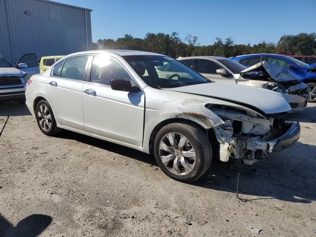 1HGCP36729A003294 - 2009 HONDA ACCORD EX WHITE photo 4