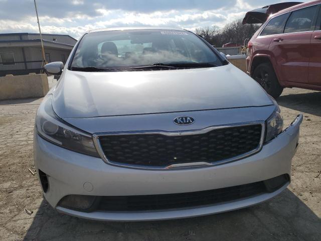 3KPFL4A77HE069727 - 2017 KIA FORTE LX SILVER photo 5