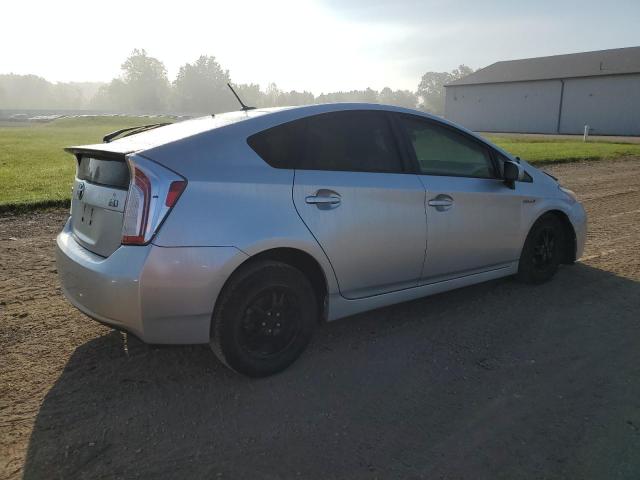 JTDKN3DUXD5552056 - 2013 TOYOTA PRIUS 银色 照片 3