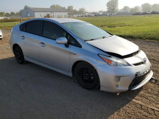 JTDKN3DUXD5552056 - 2013 TOYOTA PRIUS 银色 照片 4