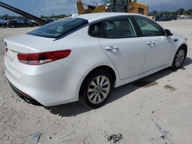 5XXGT4L37JG251438 - 2018 KIA OPTIMA LX WHITE photo 3