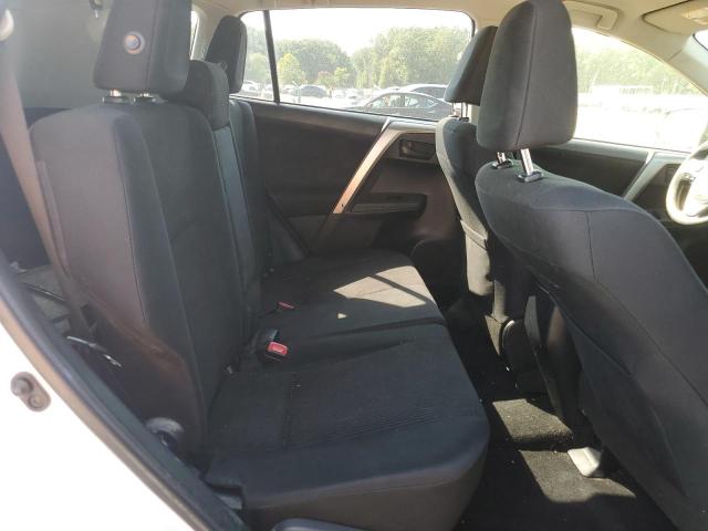 JTMBFREV5FD168024 - 2015 TOYOTA RAV4 LE 白色 照片 11