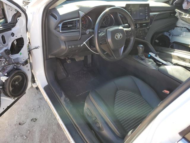 4T1G11AKXPU745693 - 2023 TOYOTA CAMRY SE NIGHT SHADE WHITE photo 8