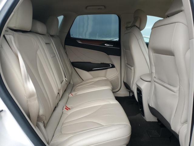 5LMCJ2C92KUL50329 - 2019 LINCOLN MKC SELECT WHITE photo 11